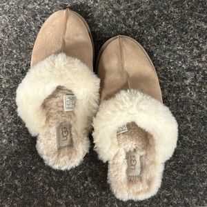Ugg Scuffette II Women’s house slippers size 7